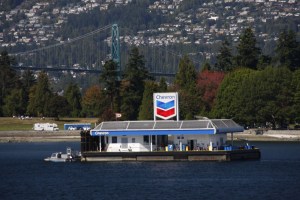 endlich eine Tankstelle! da brauchen wir aber viel Anlauf, um unsere Tiefflieger mit dem RICHTIGEN Sprit voll zu tanken
