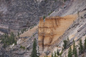 das "Schloss" am Crater Lake - übrig gebliebene Lavaschicht von früherem Ausbruch