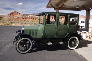 Ein Original Ford-T-Modell von 1927, 50 km/h Spitze (bei Rückenwind und Polizei im Nacken)